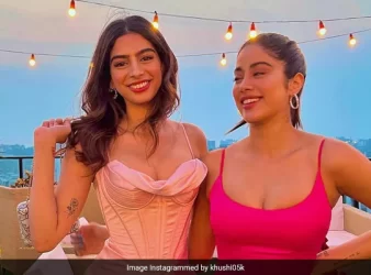 Pics From Khushi Kapoor's 21st Birthday Celebrations With Sister Janhvi, Friend Aaliyah Kashyap And Others