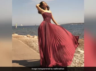 Cannes 2022: Hina Khan Paints The French Riviera Red. Pics From Her Sun-Kissed Album